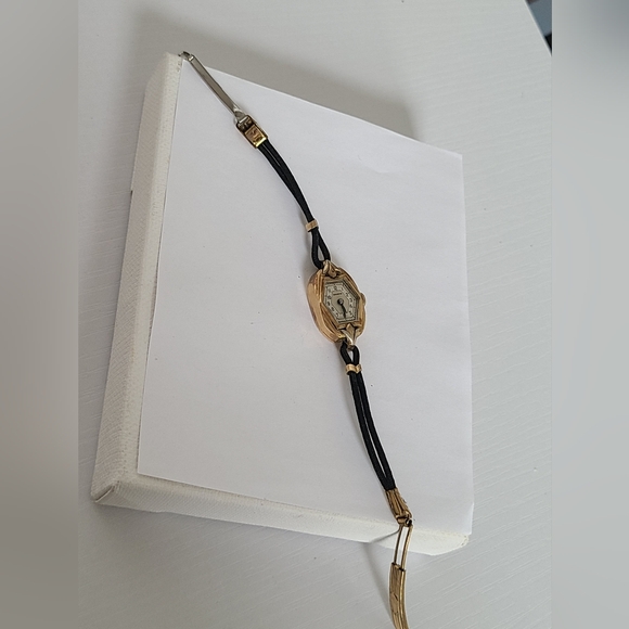 Vintage Antique Luxury Art Deco Gold Plated Dominator Black Corded Wind Up Watch - Picture 9 of 12